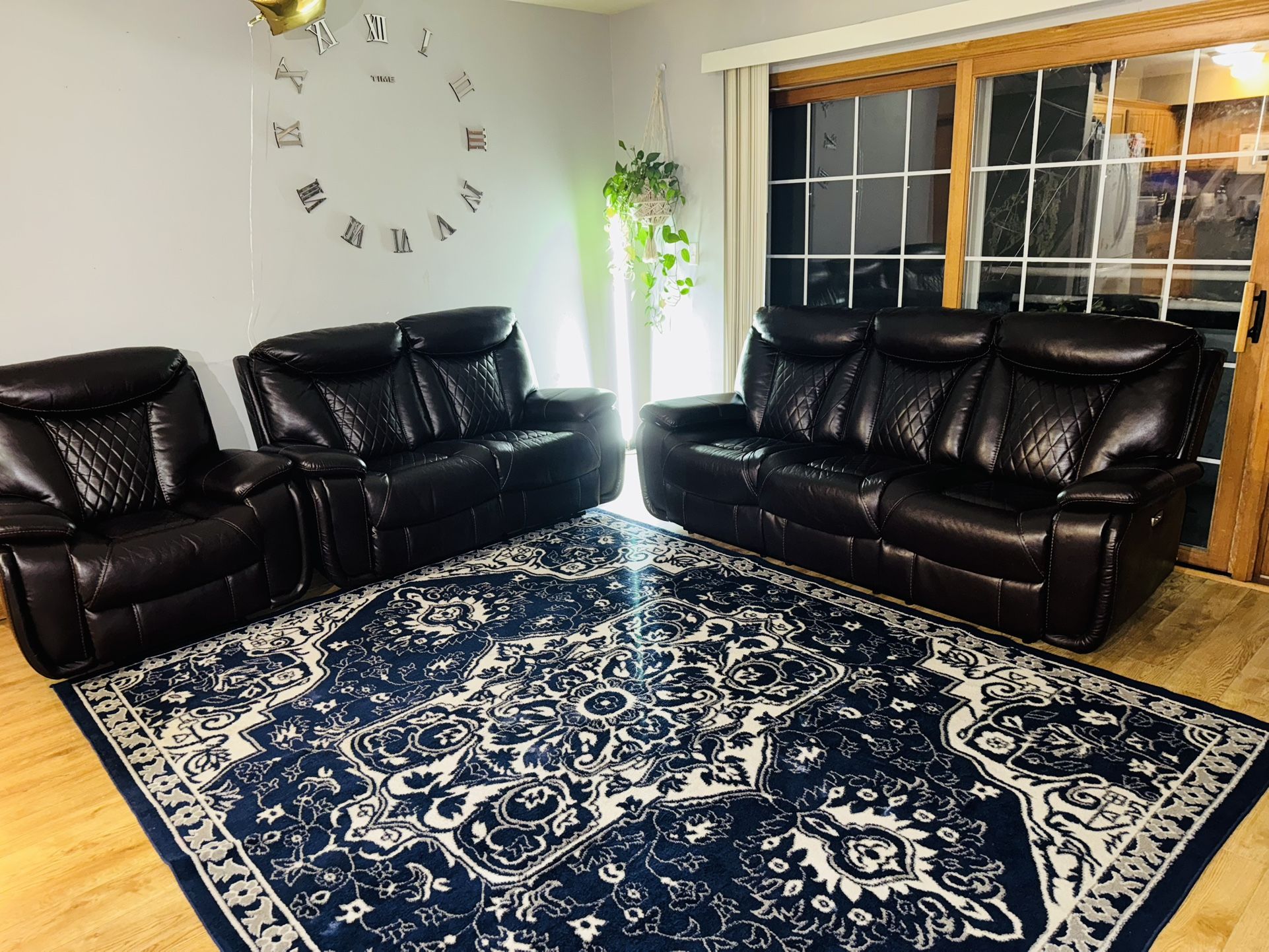 Leather Recliner Living Room Set With FREE Rug
