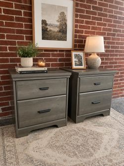 Pair of Gray Toned Faux Wood Nightstands