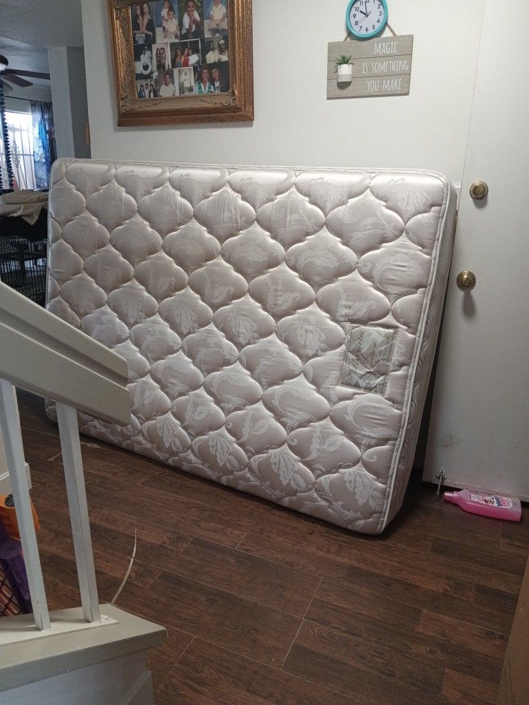 Queen Size Mattress 