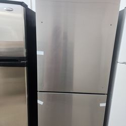 Refrigerador nuevo de 31 1/2 pulgadas