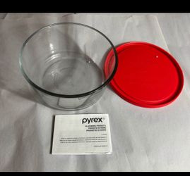 Pyrex 7 cup Heavy Glass Food Storage Container,BPA-Free Lids, Freezer Dishwasher Microwave Safe