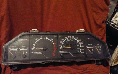 1985 Maxima Instrument cluster , analog speedometer