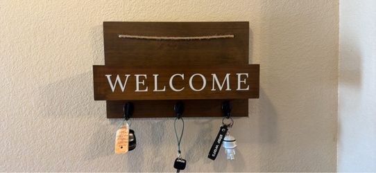 Welcome Wood Key Holder Wall Rack