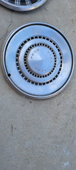 Ford Galaxy Hubcap