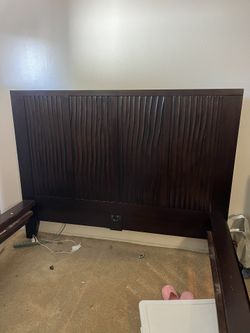 BED FRAME.. Queen Size