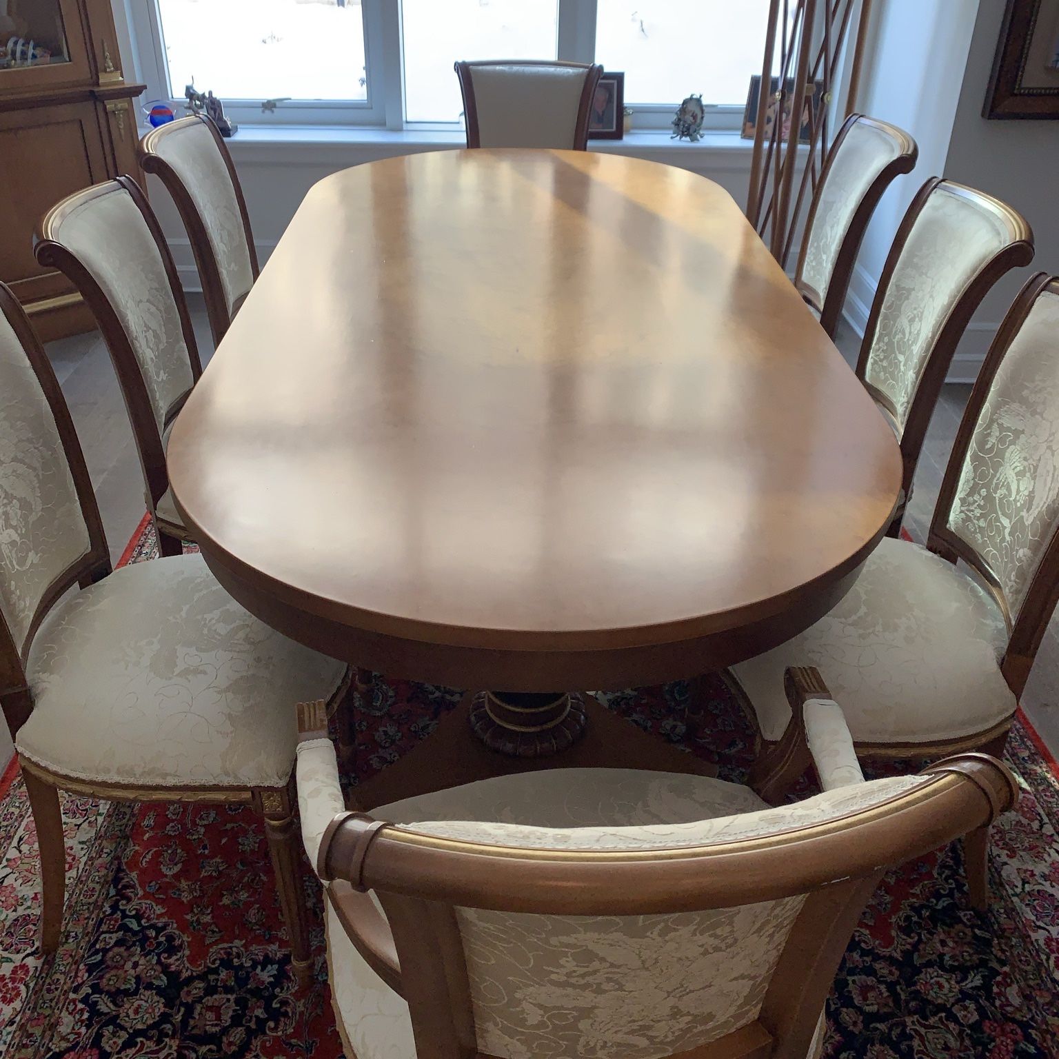 Dining Table And 8 Chairs Width 18” Depths 18,5”