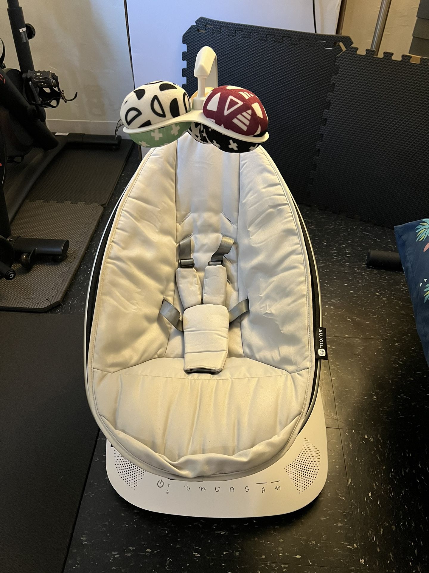 4moms MamaRoo Multi-Motion Baby Swing