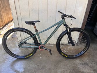 Specialized pitch mtn bike