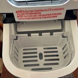 Magic Chef Portable Ice Maker