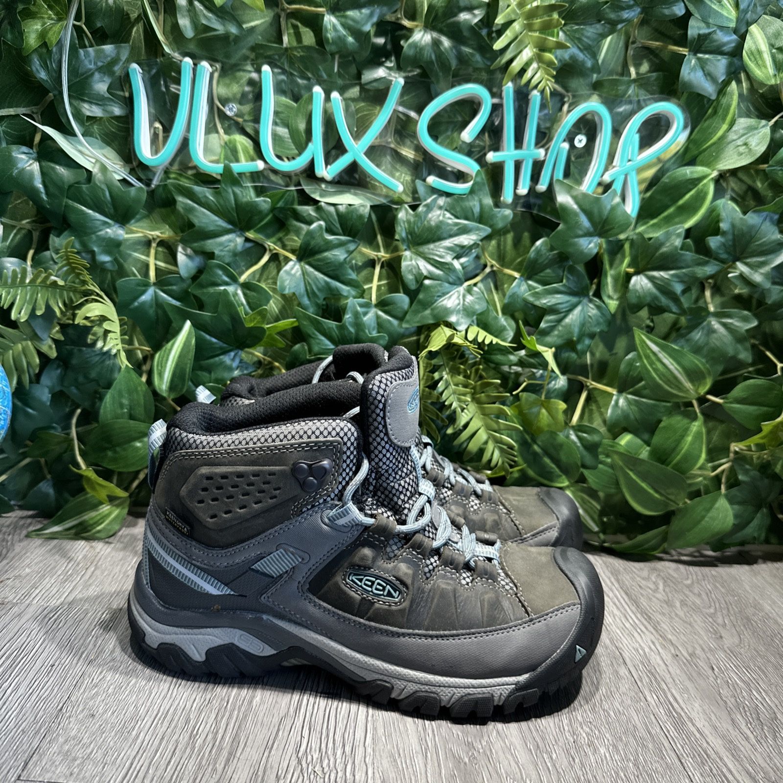 Keen Targhee III Women's Size 8 Gray Blue Waterproof Mid Hiking Boots