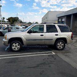 CHEVY TRAILBLAZER 2003,4X4,RUNS GREAT, 100K ON MOTOR REPLACEMENT, CURRENT REGESTRATION 