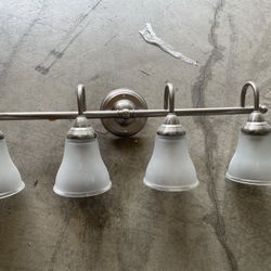 5 vanity lights (four bulb x4 + three bulb)