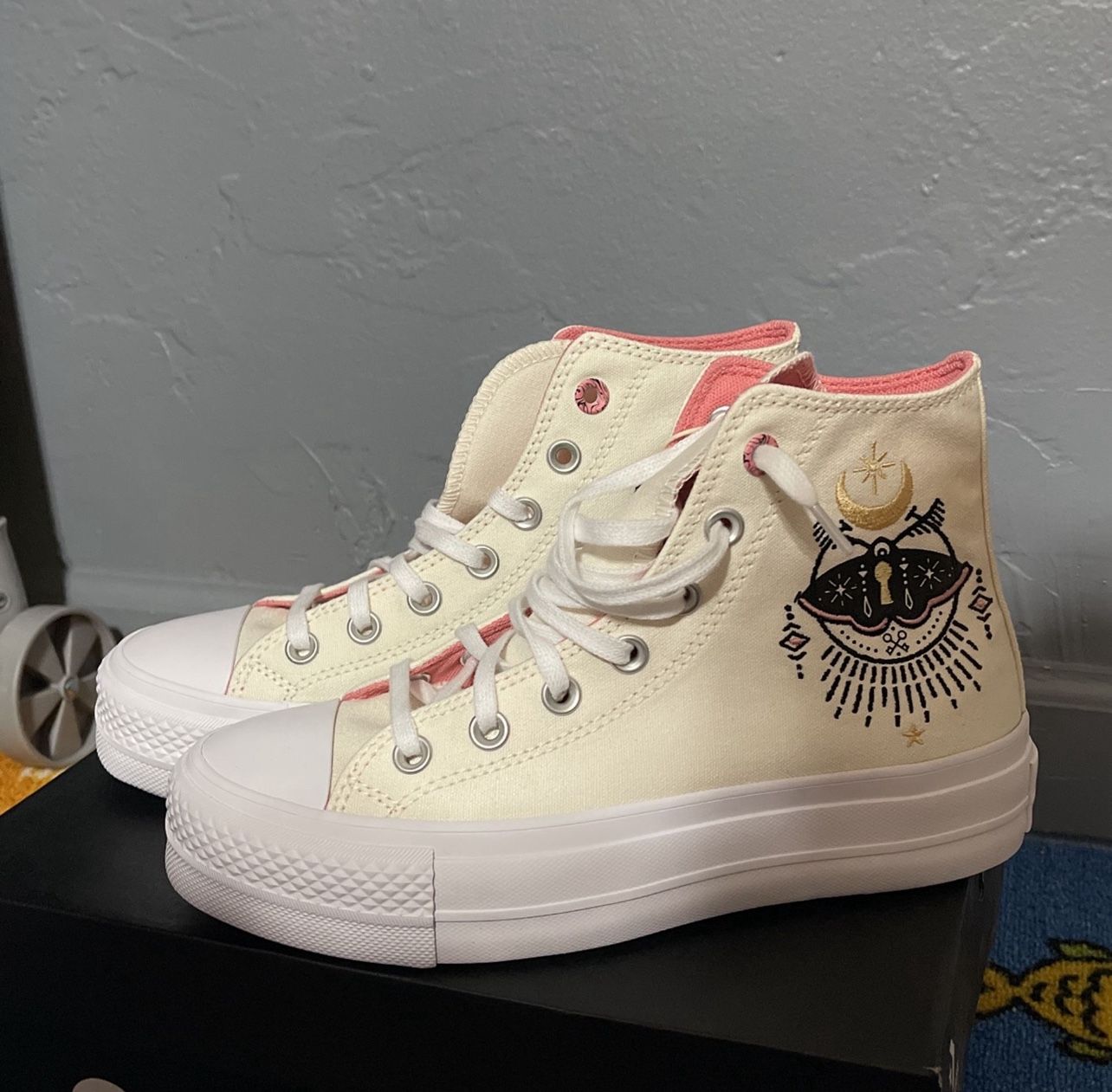 Women’s Converse