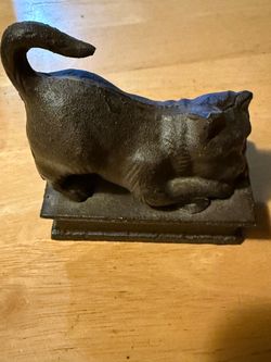 Cast Iron Cat Figurine Box