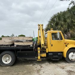 IMT Knuckle Boom -1992 International 4600 4x2 Flat Bed