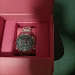 Very Nice Watch , Great Deal ! New In Box 