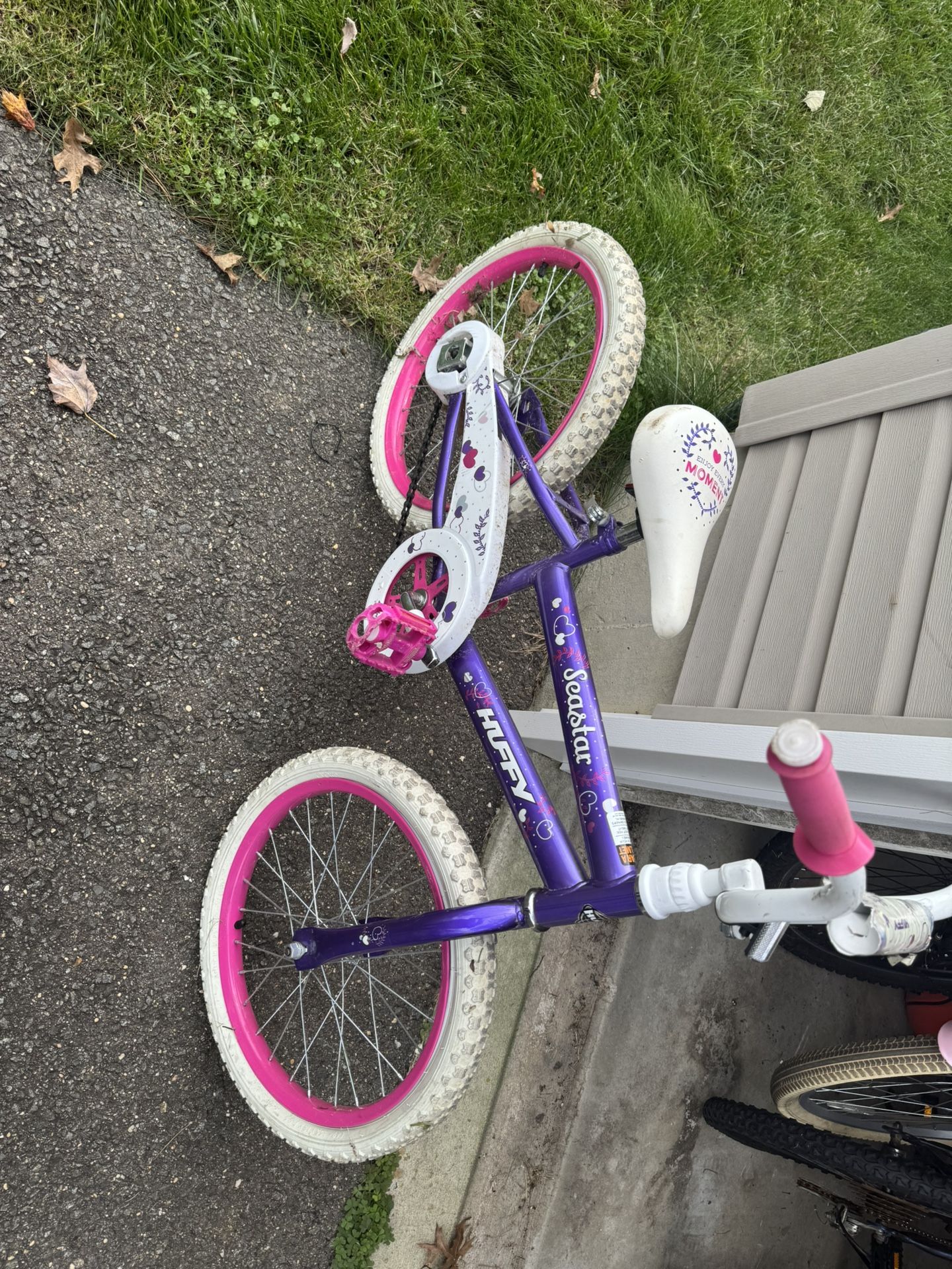 Huffy Seastar Girls purple pink white kids bike