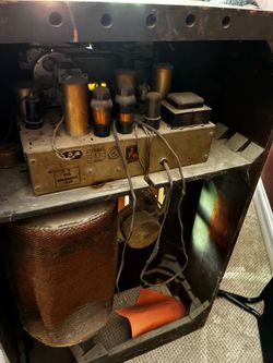 Antique 1930’s radio