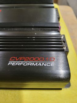 UN AMPLIFIER CERWIN VEGA