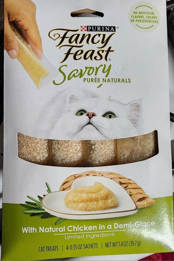 Purina Fancy Feast Savory Puree, Squeezable Cat Treats, Chicken, (4) .35 oz Pouches