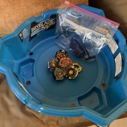 Beyblade Burst Lot Of 5 Nice Vtg Assorted Beyblades + Launcher + Stadium 
