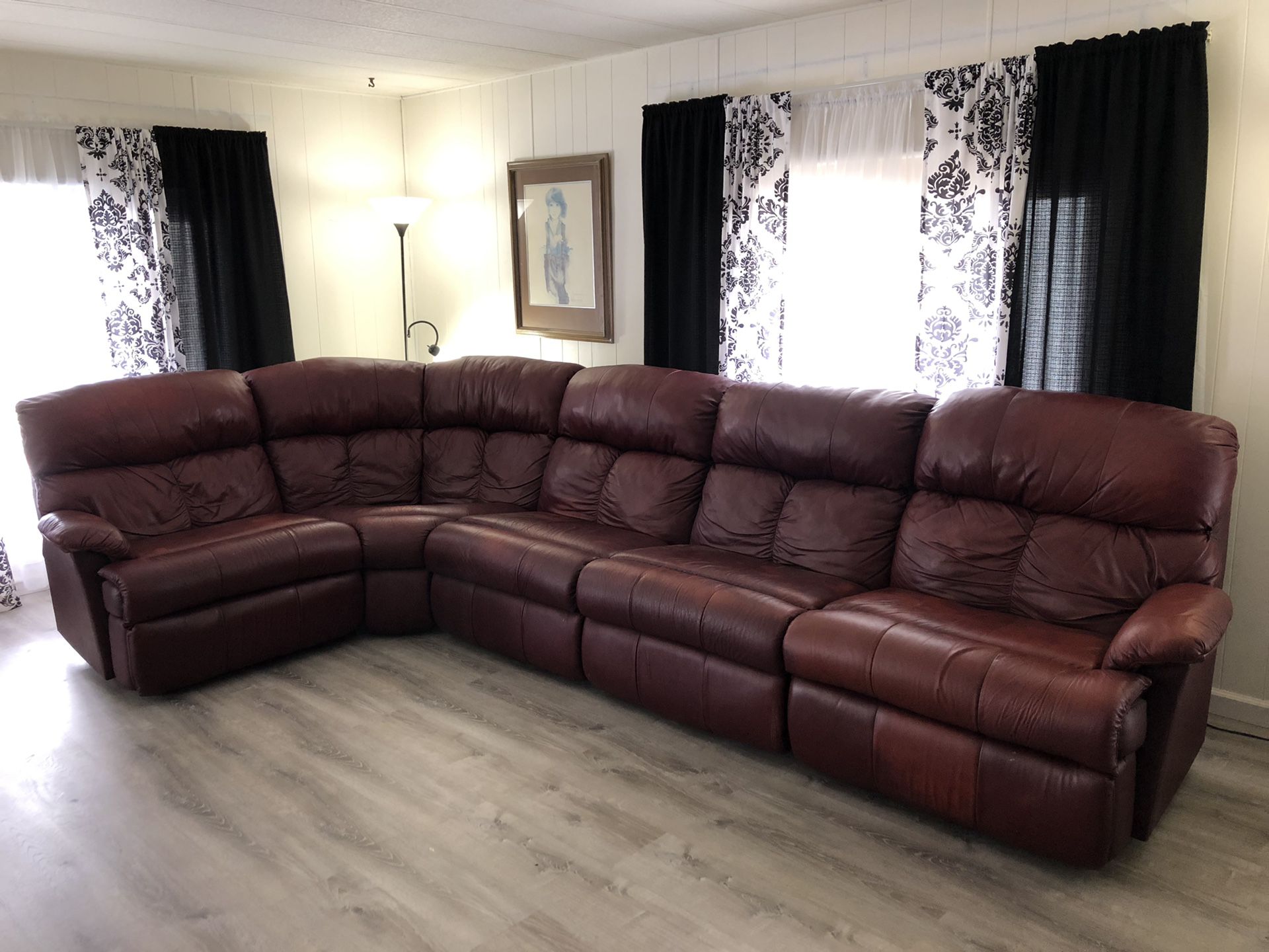 Leather couch (red/brown)