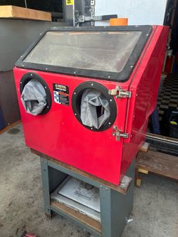 Sand blaster box
