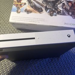 Xbox One S 