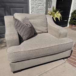 Ashley Oversized Accent Chair 48” – Machine Washable Covers Beige📍Chandler | Delivery Available