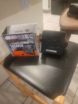 Speaker With Mounting Bracket