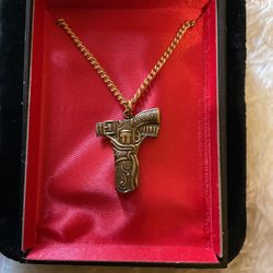 Gold Necklace With Gold Tone Pendant 