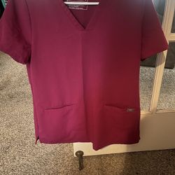 Womens Figs Deep Magenta 3 Pocket Scrub Top Size Small