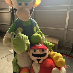 Super Mario Plushies 