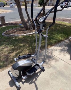 Sunny Health & Fitness SF-E905 Elliptical Machine Cross Trainer with 8 Level Resistance and Digital Monitor