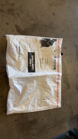 Signode Gorilla Series Level 1 polywoven dunnage bag used for securing cargo during transit.
