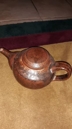 Heavy stoneware tea pot with lid