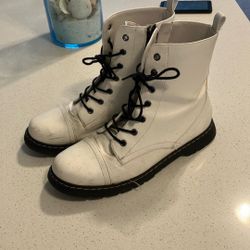 White Boots 