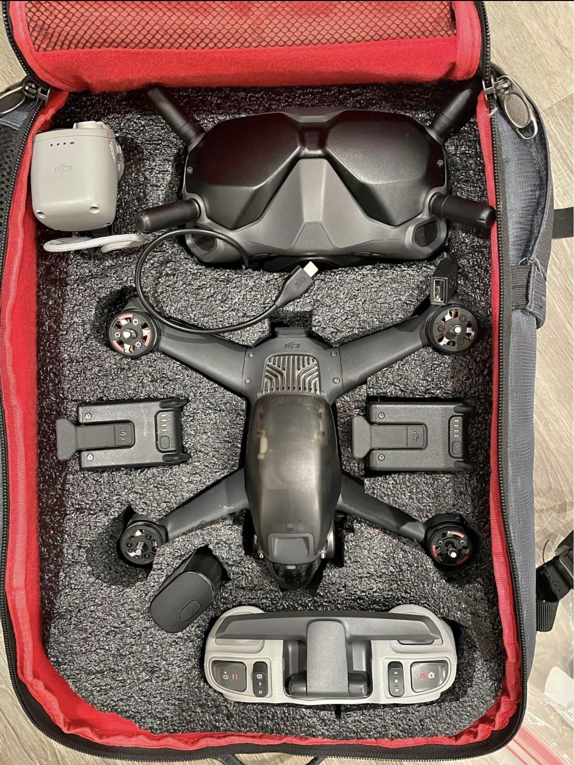 DJI FPV fly more Combo