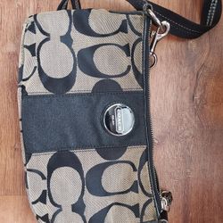 Coach Women's Cary Purse 👛 Slightly Used In Good Condition Good Price Pick Up In Niles, IL 60714 See Post 