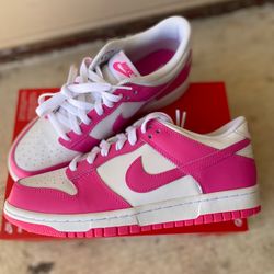 7Y or 8.5 women Nike dunk new in box