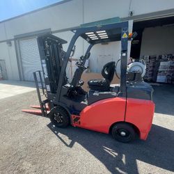 Forklifts - Used - Multiple Models - Prices Vary 
