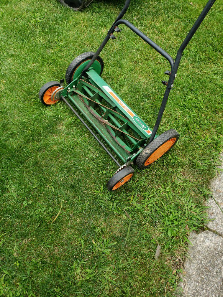 Scott Manual Lawn Mower