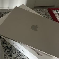 13-Inch MacBook Air Starlight 