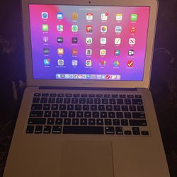 Apple Macbook air 13 Inch