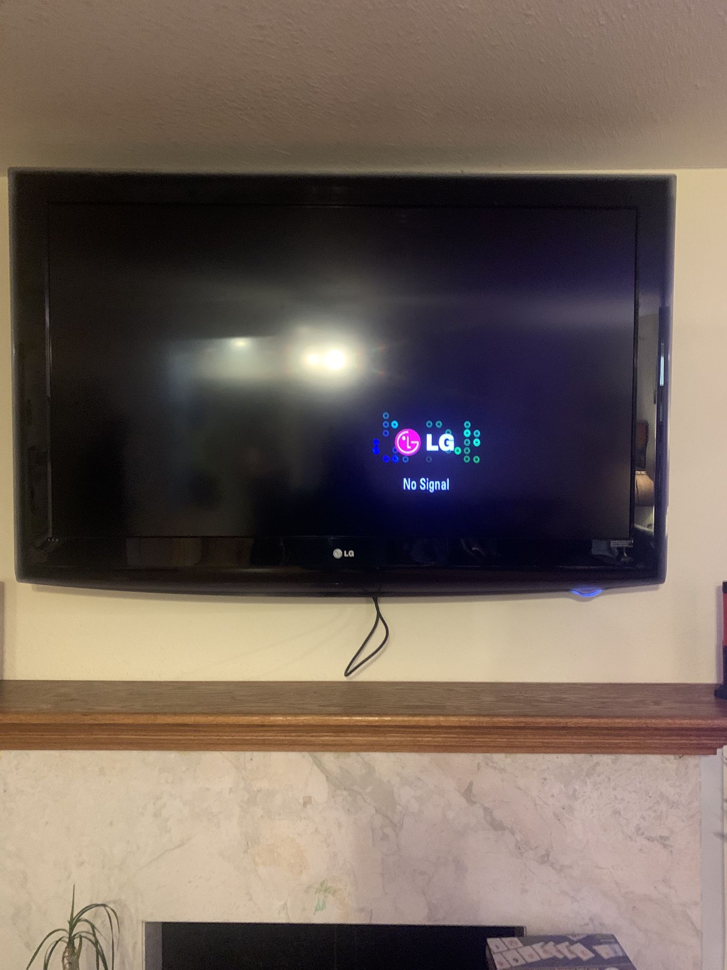 55” Lg LCD 55lh90-hb Tv With Remote No Stand