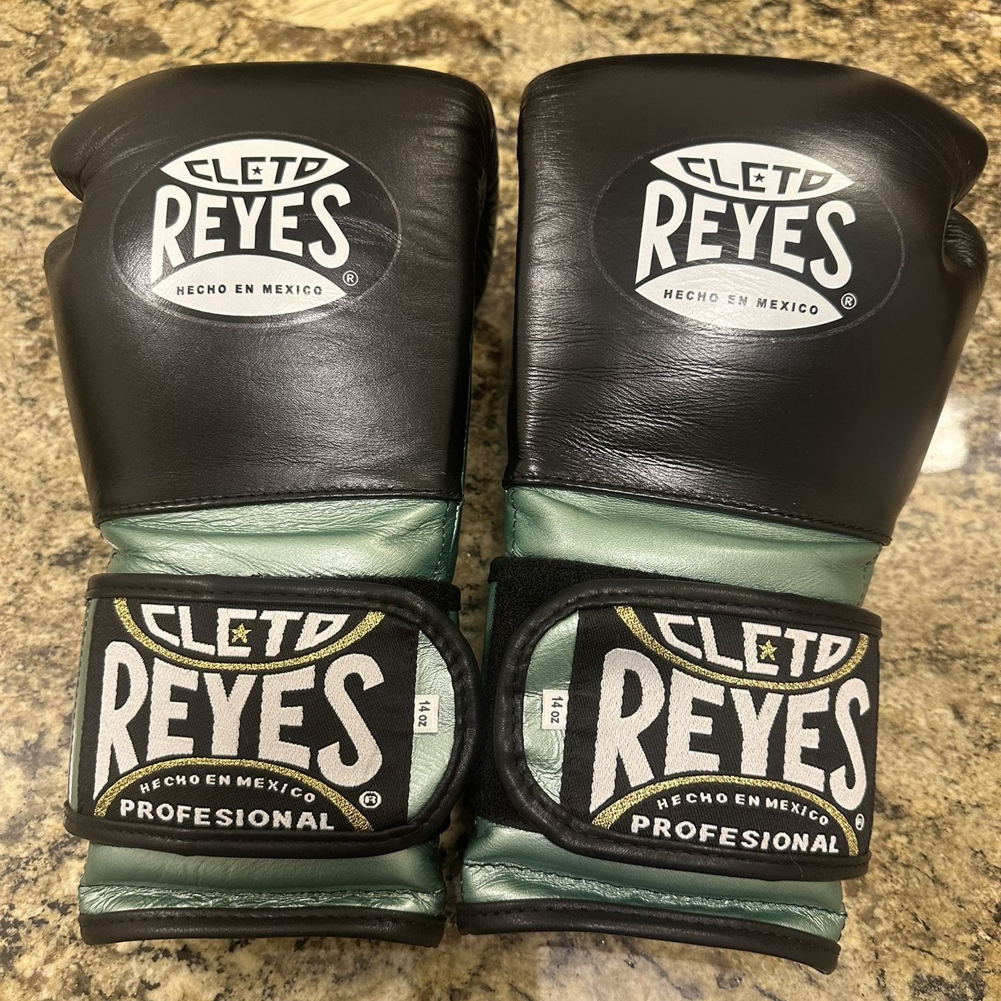 14oz Cleto Reyes Training Gloves With Hook Loop Closure