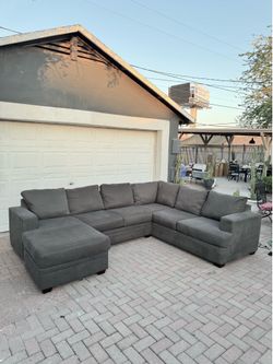 GREY SECTIONAL COUCH SOFA ***FREE DELIVERY ***
