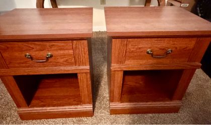 2 Vintage Nightstands