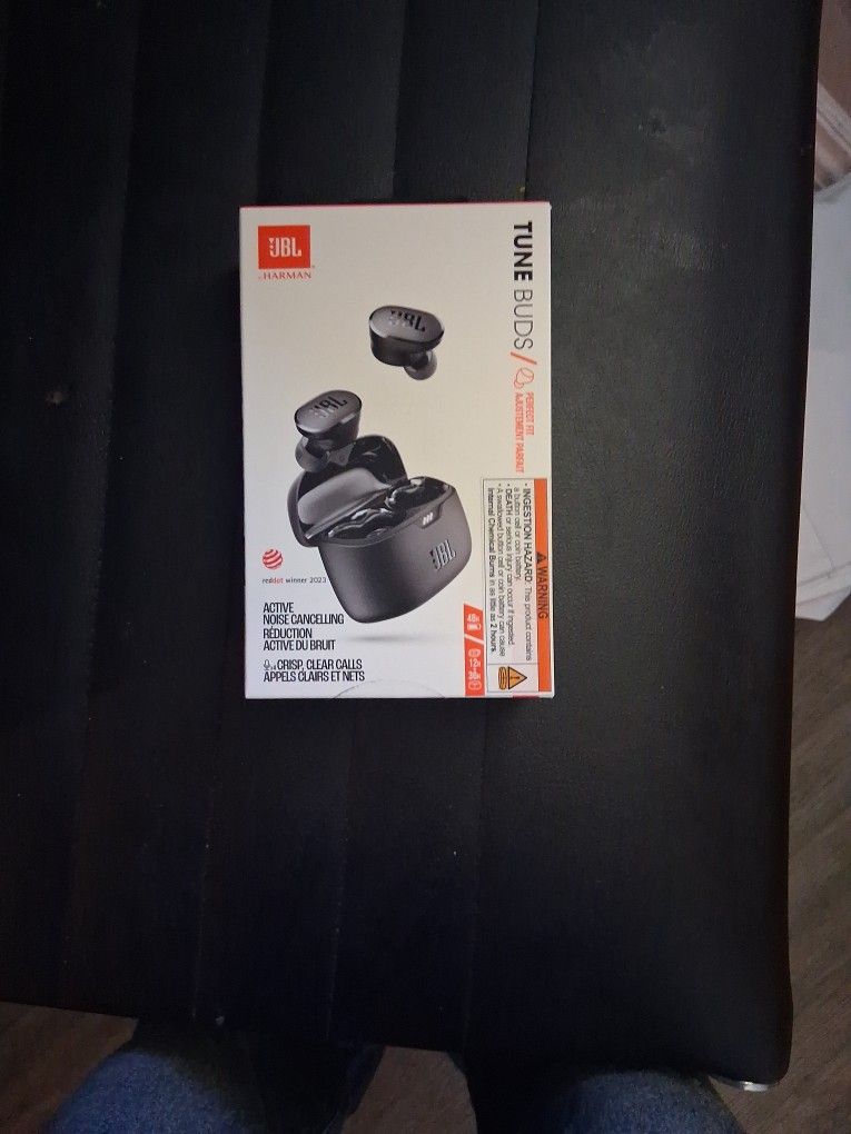 JBL HARMAN TUNE EARBUDS.