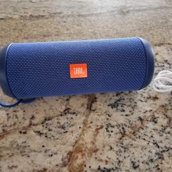 JBL Flip 3 With Charger Like New Works Perfect $45 Firm
